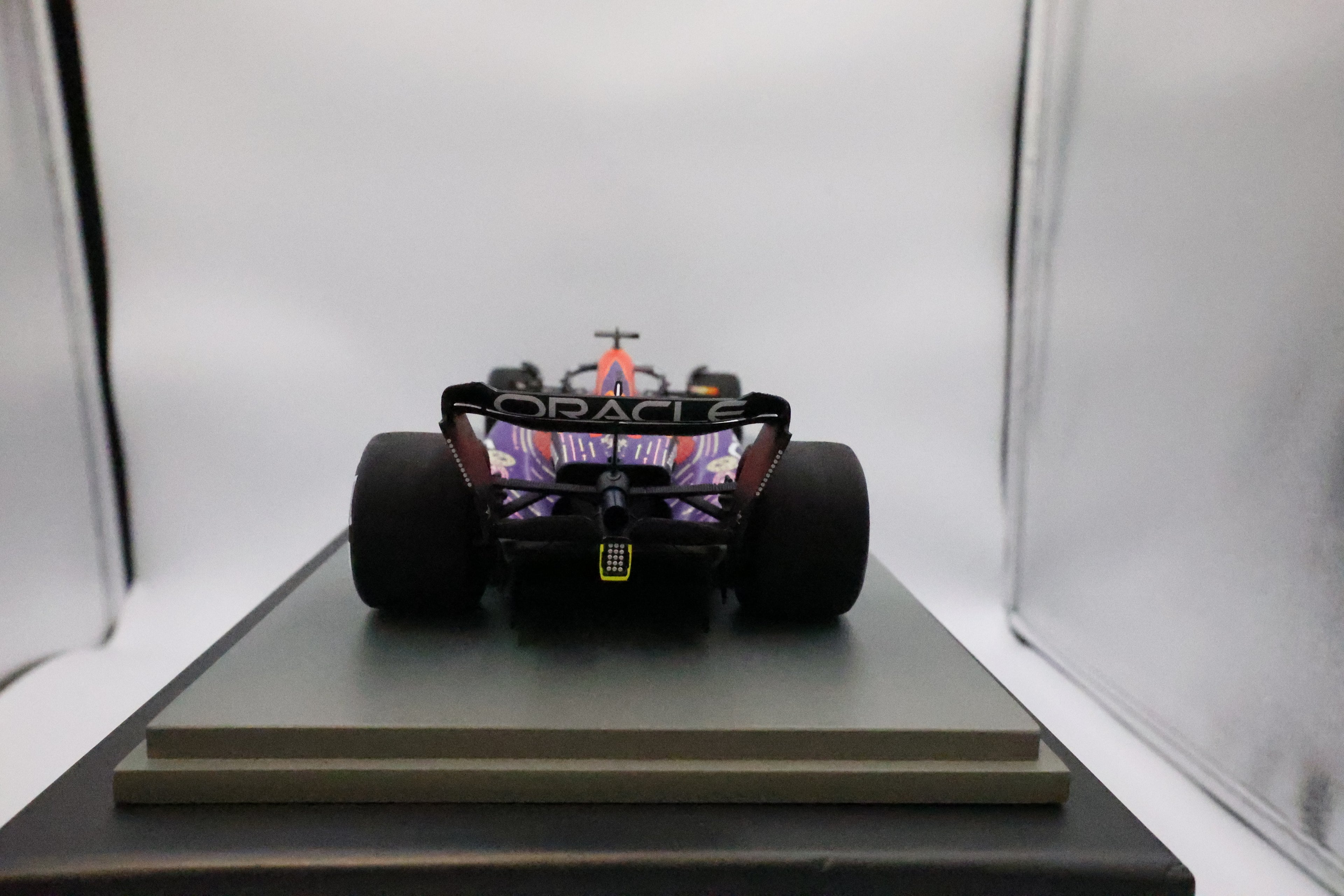 1:18 Red Bull RB19 Max Verstappen Las Vegas GP Winner 2023 - #1 Resin Model Limited Edition